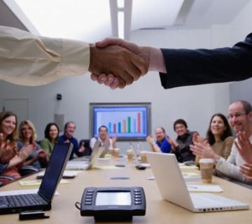 میز کنفرانس