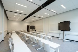 اهمیت متریال دکور در راه اندازی سالن کنفراس